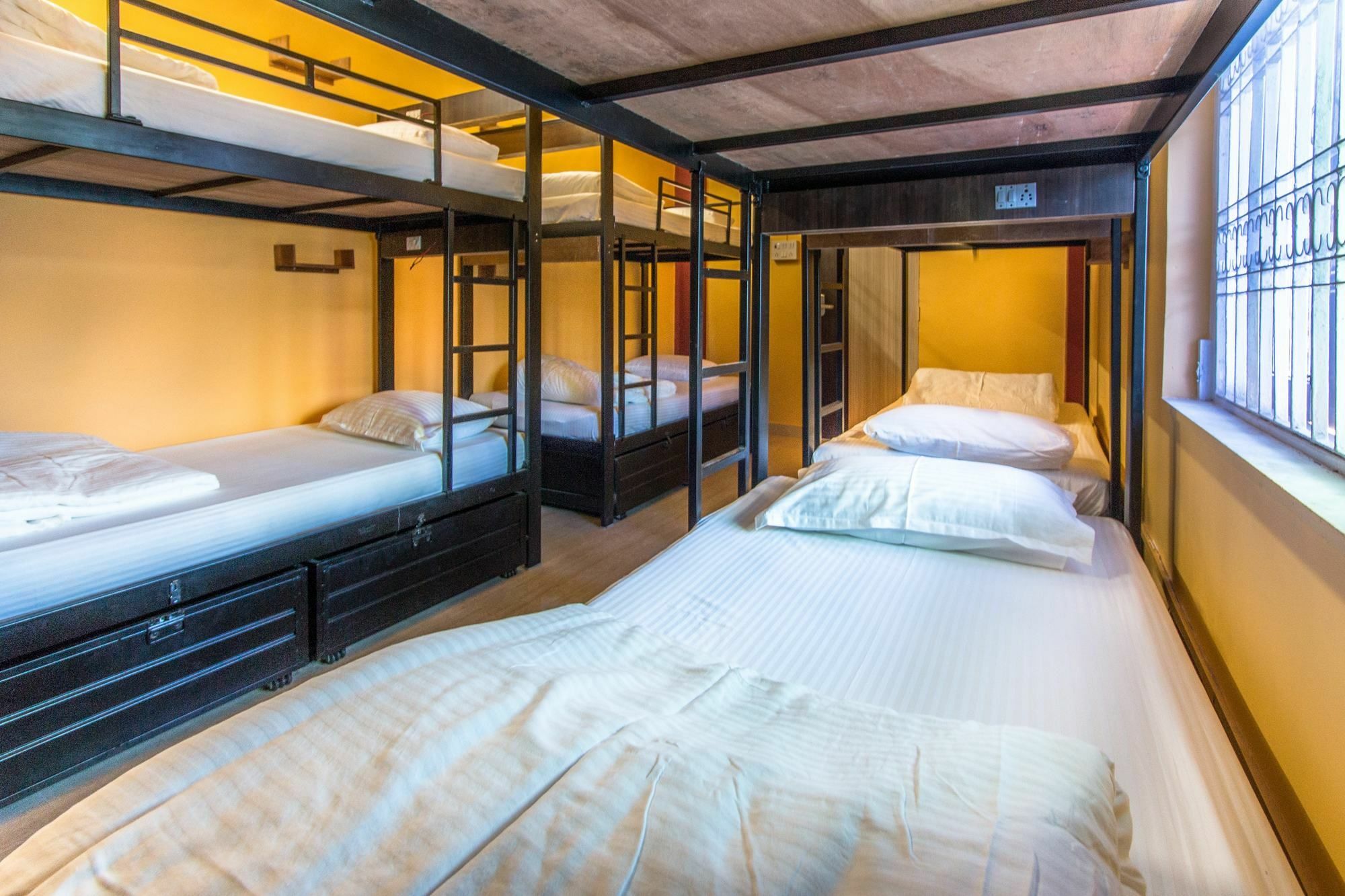 Backpackers Villa Mumbai  Buitenkant foto